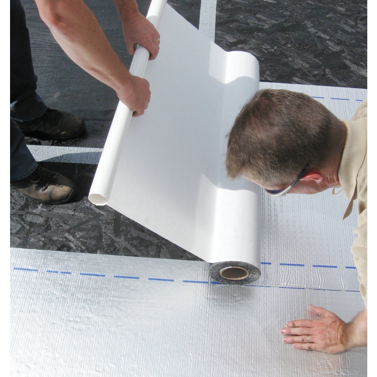 MFM Peel & Seal 36 In. X 33-1/2 Ft. Aluminum Roofing Membrane Image 4
