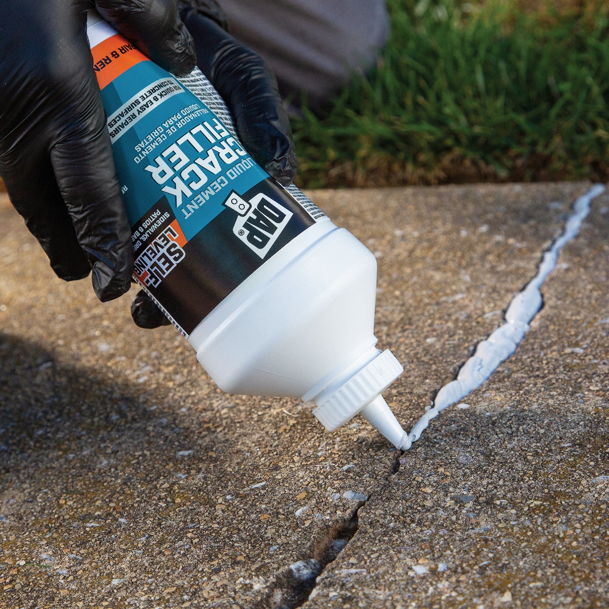 Dap Ready-to-Use 1 Qt. Gray Liquid Cement Crack Filler Image 4