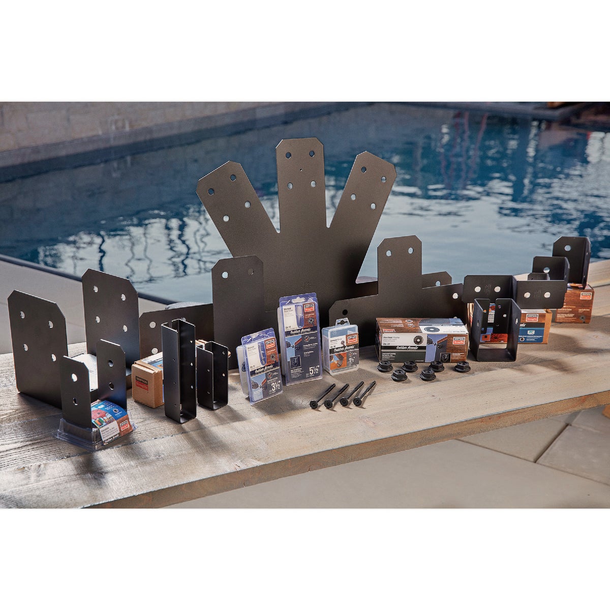 Simpson Strong-Tie Outdoor Accents Avant Collection ZMAX 4X4 Black Rough Post Base Image 4