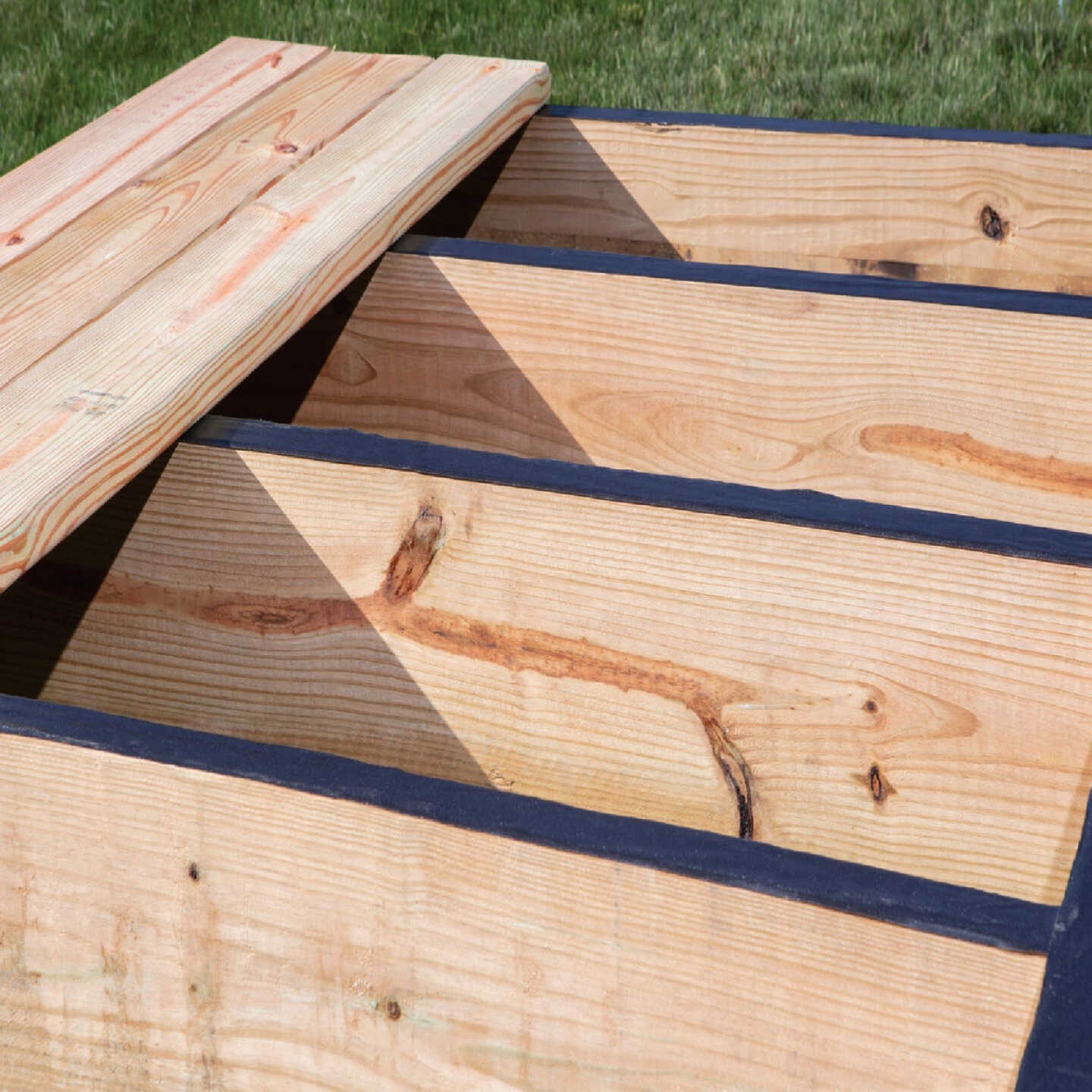 Deckorators 1-5/8 In. x 50 Ft. Single-Joist Butyl Joist And Flashing Tape Image 3