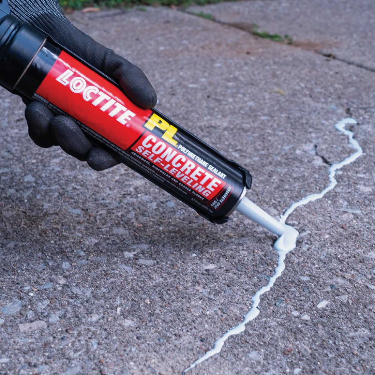 Loctite Pl Self-Leveling Sealant 10 Oz Limestone Gray Concrete Sealant Image 2