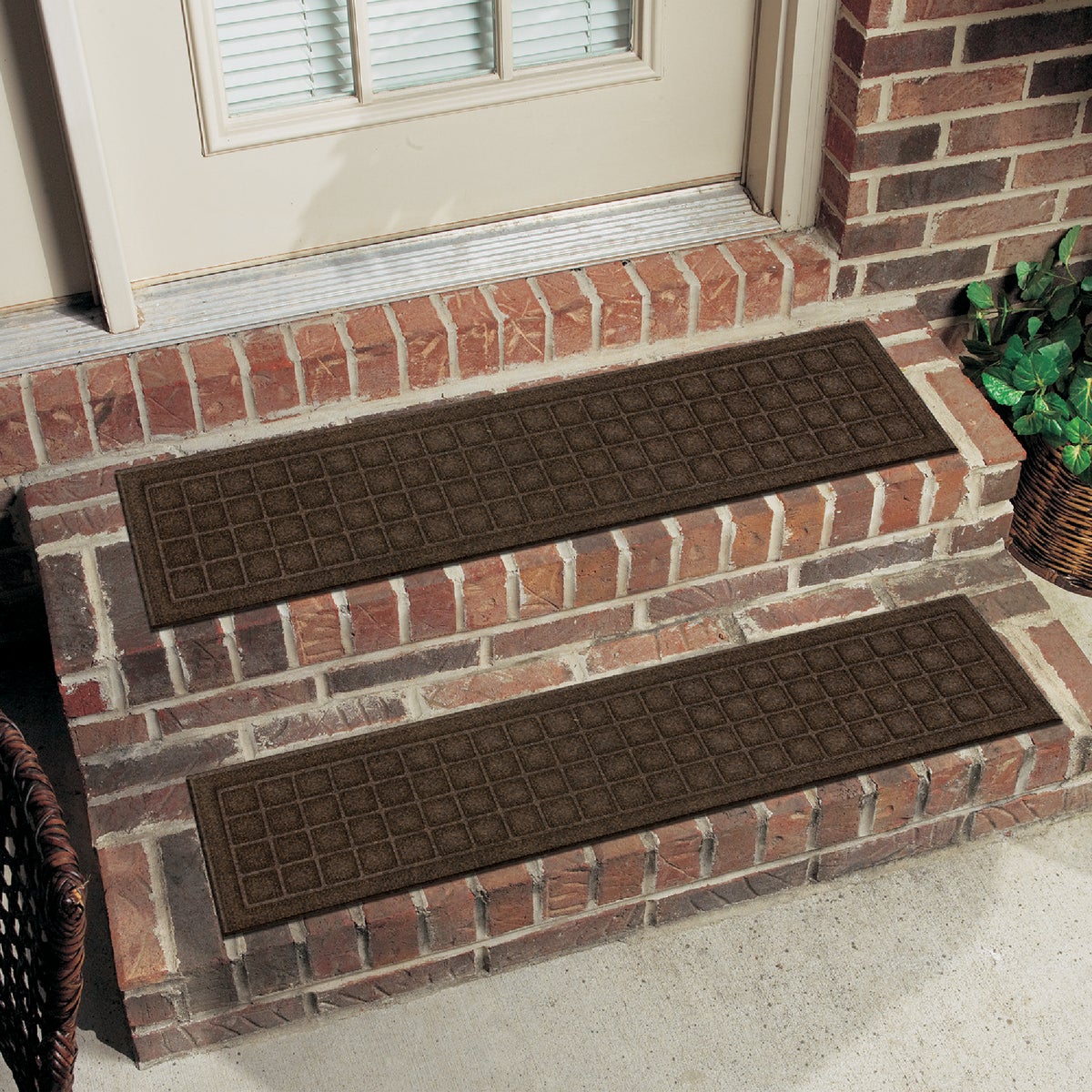 Mohawk Home Square Expressions Brown 8 In. x 36 In. Recycled Rubber Stair Tread