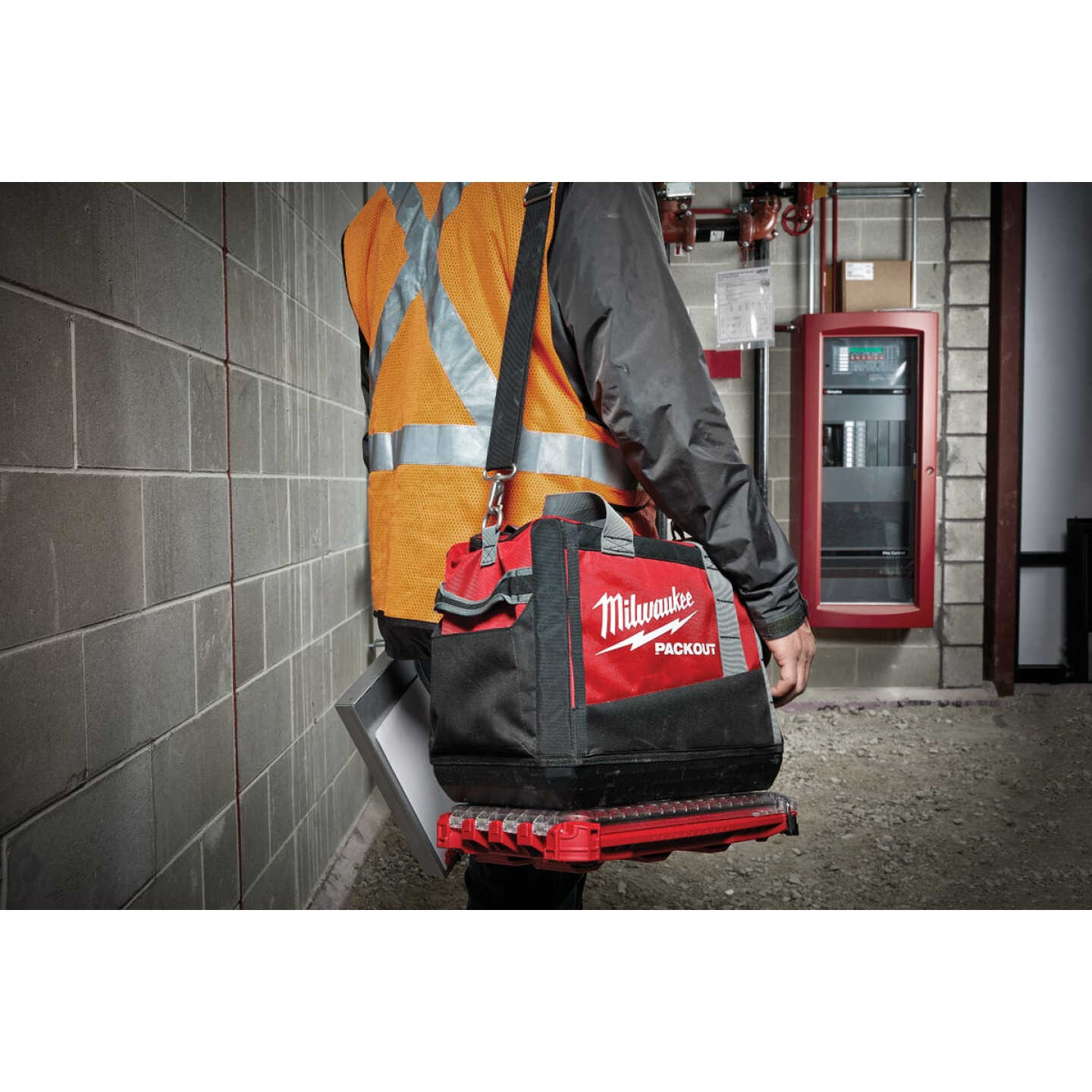 Milwaukee PACKOUT 15 In. Tool Bag Image 3