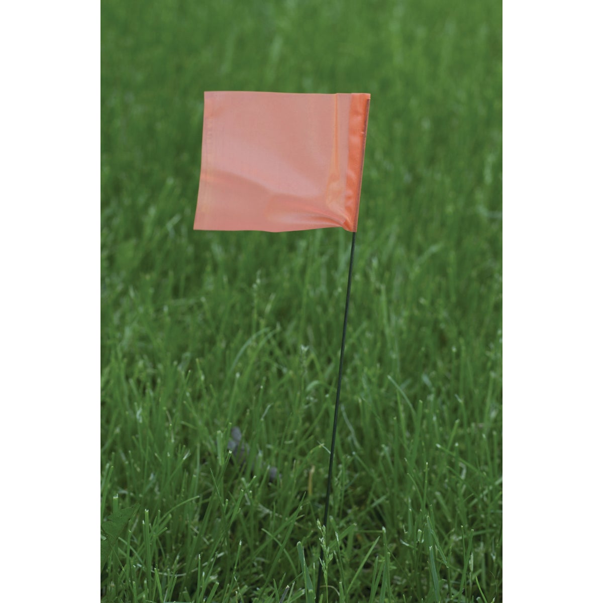 C.H. Hanson 15 In. Marking Flags (10-Pack) Image 2