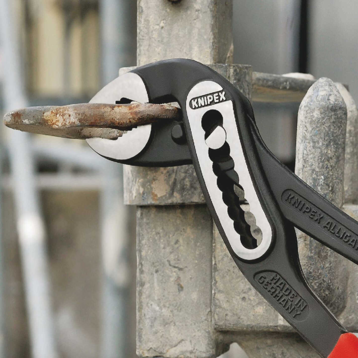 Knipex Alligator 10 In. Water Pump Groove Joint Pliers Image 3