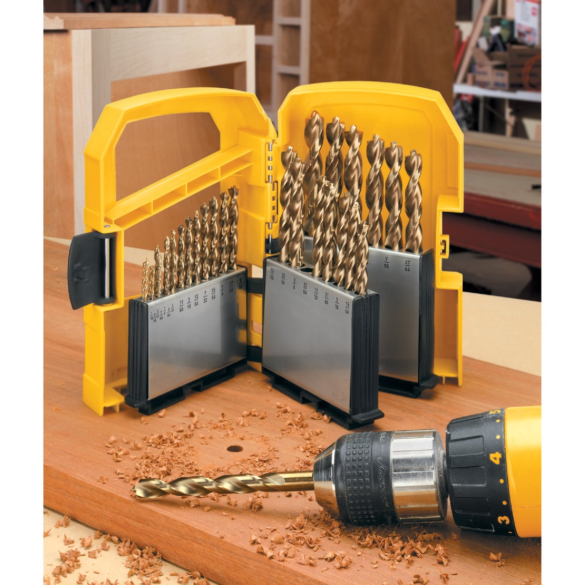 DEWALT 29-Piece Gold Ferrous Pilot Point Drill Bit Set, 1/16 In. thru 9/32 In. Image 2
