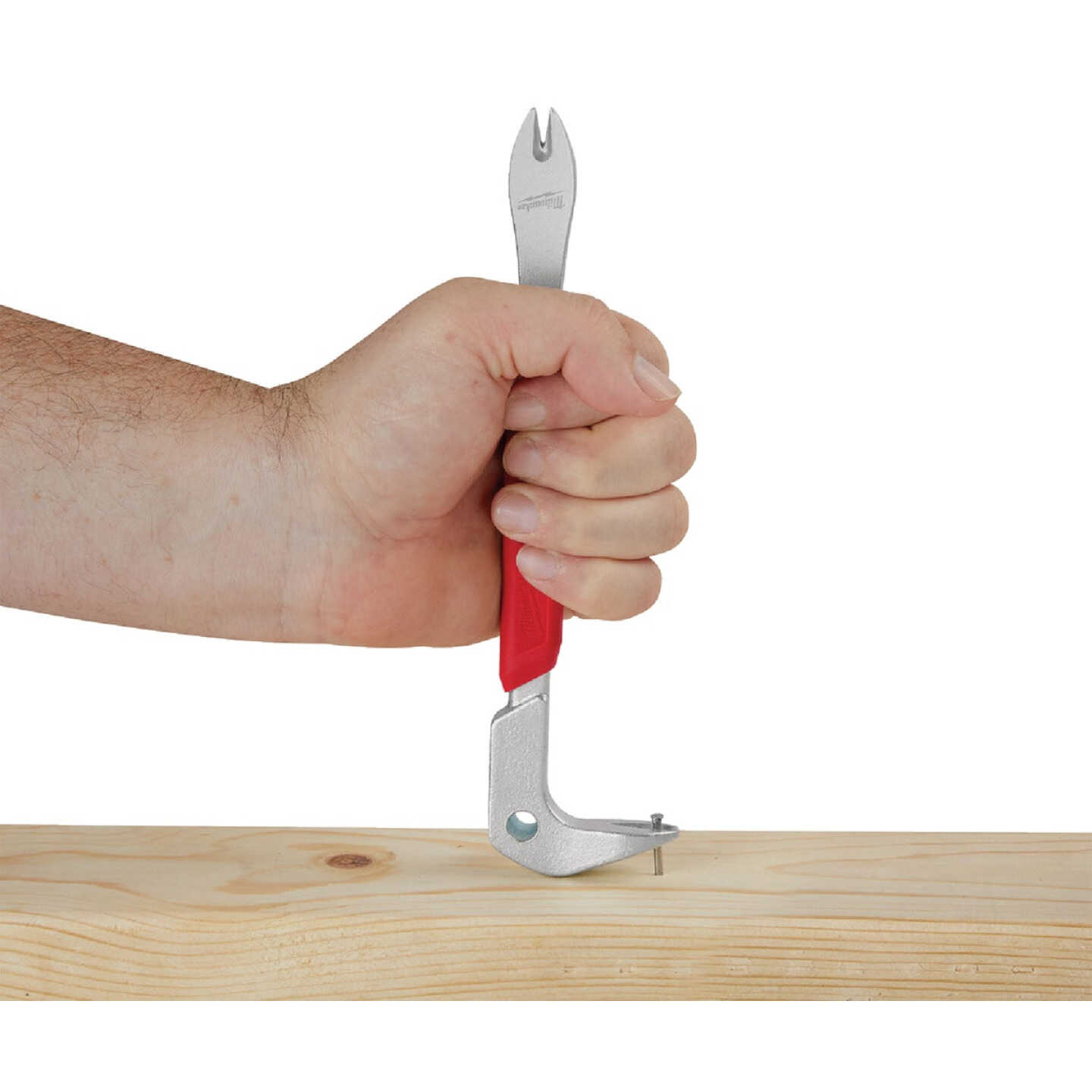 Milwaukee 9 In. L Finish Nail Puller Image 2