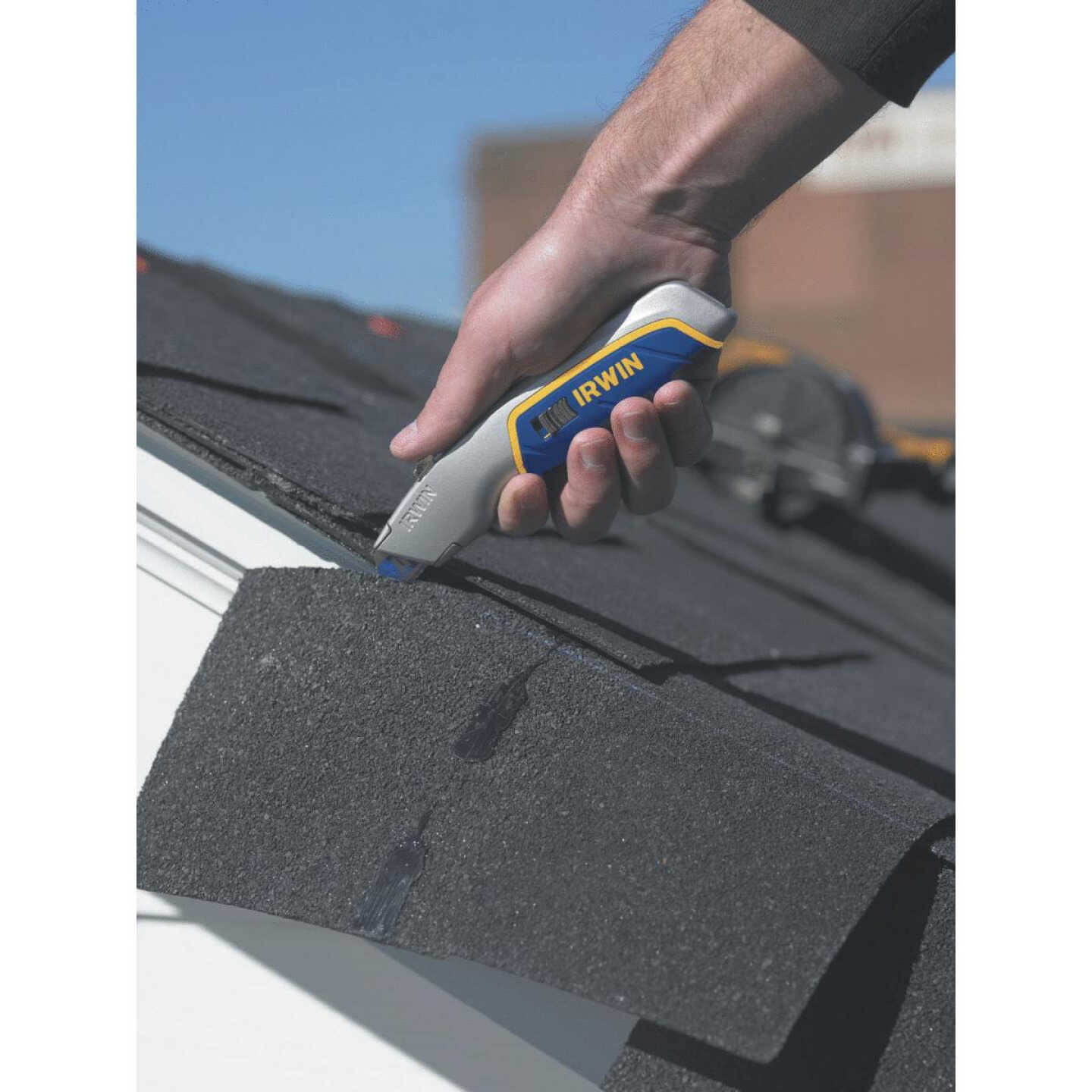 Irwin ProTouch Retractable Straight Utility Knife Image 3