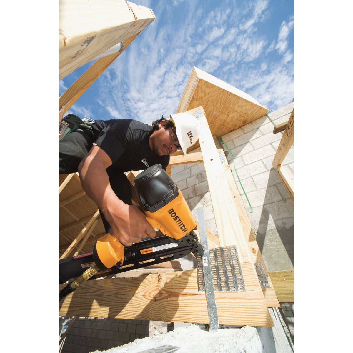 Bostitch 33 Degree 3-1/2 In. Paper Tape Framing Nailer Image 2