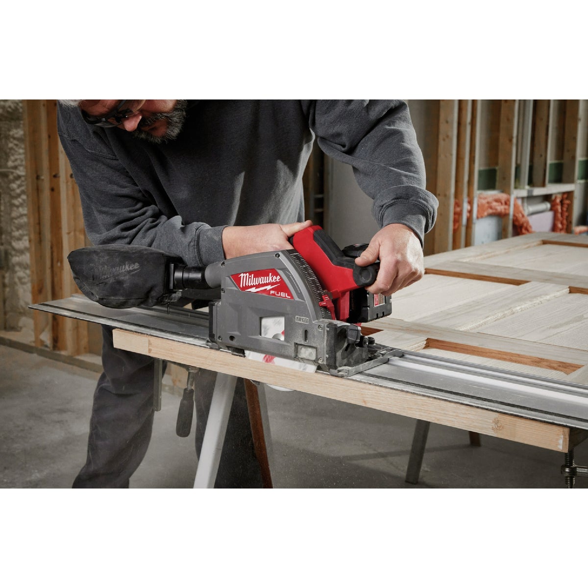 Milwaukee 55 In. Track Saw Guide Rail Image 5
