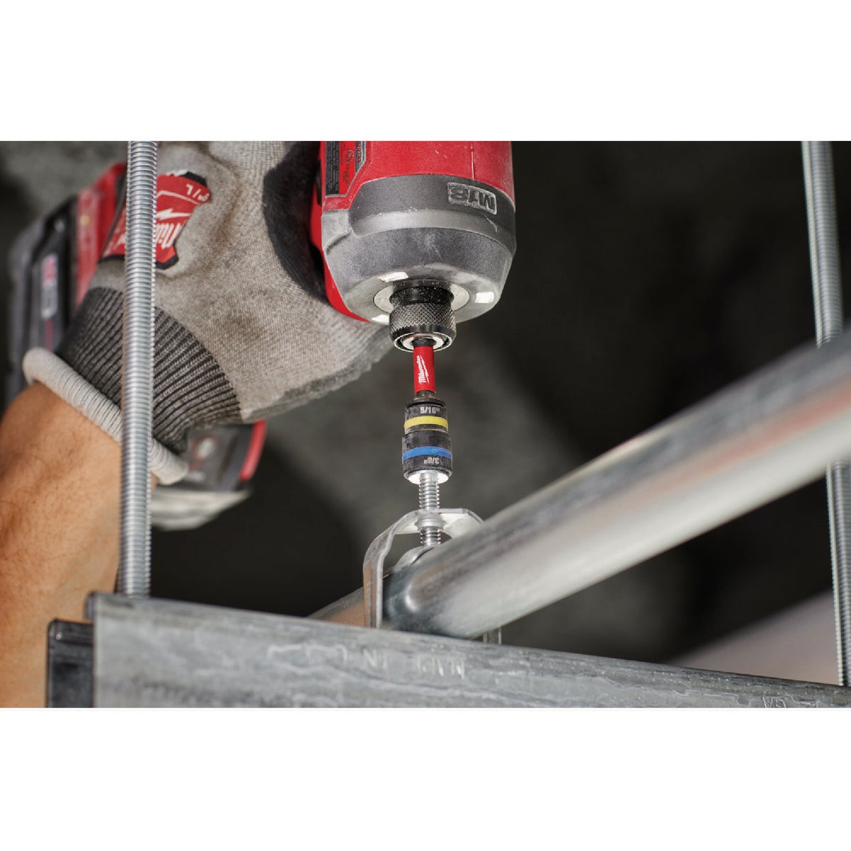 Milwaukee SHOCKWAVE QUIK-CLEAR 2-in-1 5/16 In. & 3/8 In. x 2-1/2 In. Impact Duty Magnetic Nut Driver Image 6