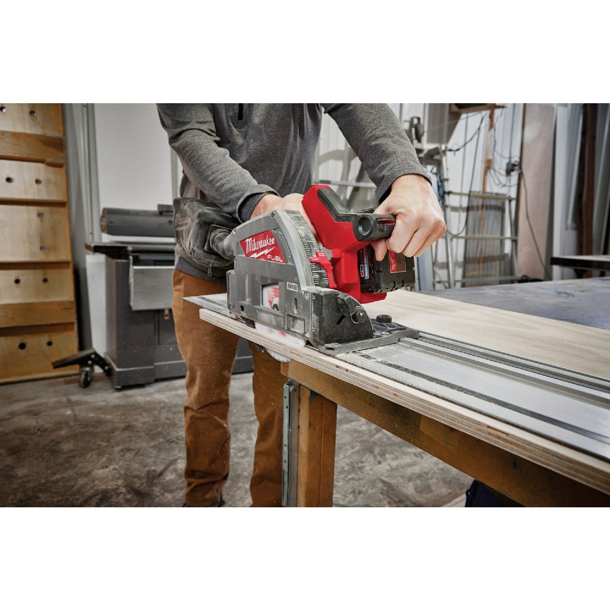 Milwaukee 106 In. Track Saw Guide Rail Image 2