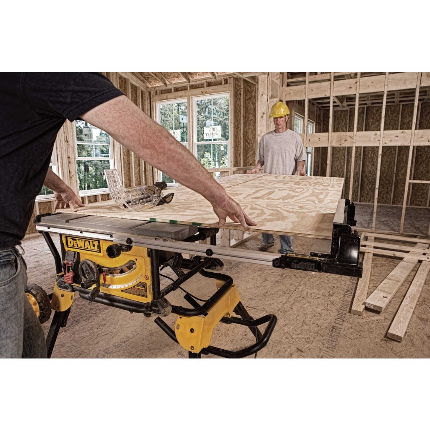 DEWALT 15-Amp 10 In. Jobsite Table Saw with Rolling Stand Image 6
