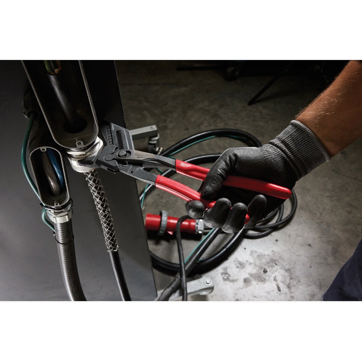 Milwaukee 10 In. Pliers Wrench Image 2