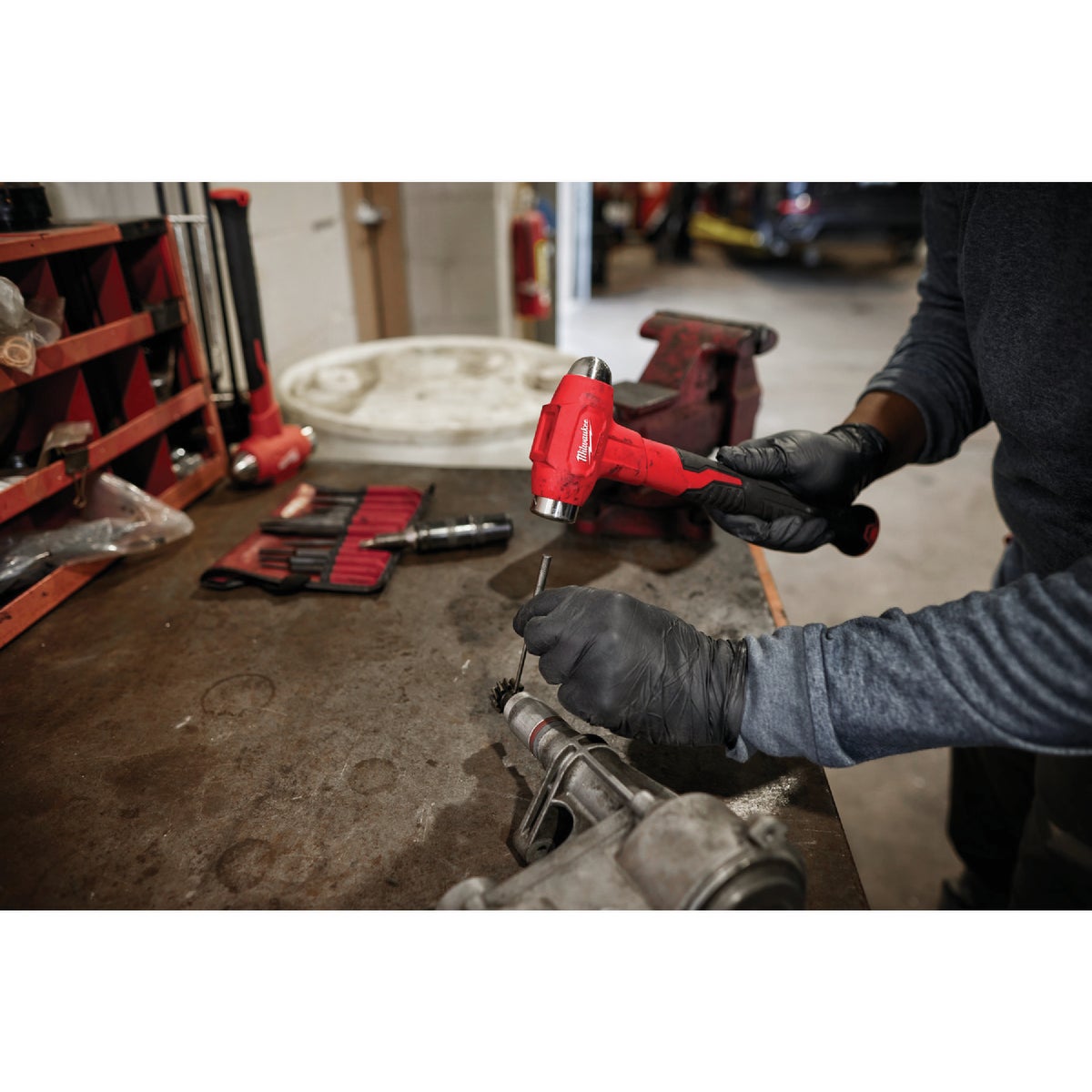 Milwaukee 16 Oz. Dead Blow Ball Peen Hammer Image 4