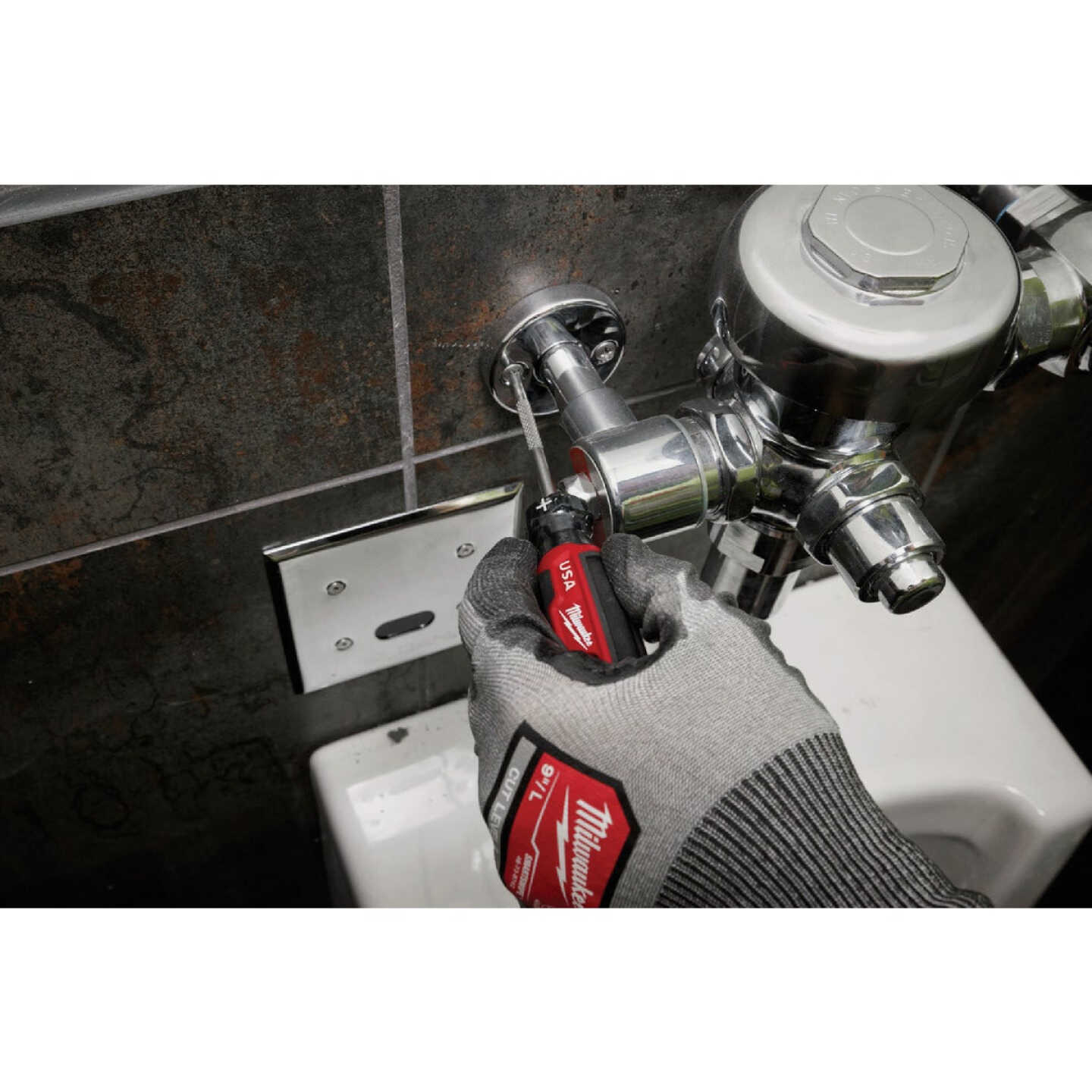 Milwaukee #3 x 6 In. Phillips Screwdriver with Cushion Grip Image 5