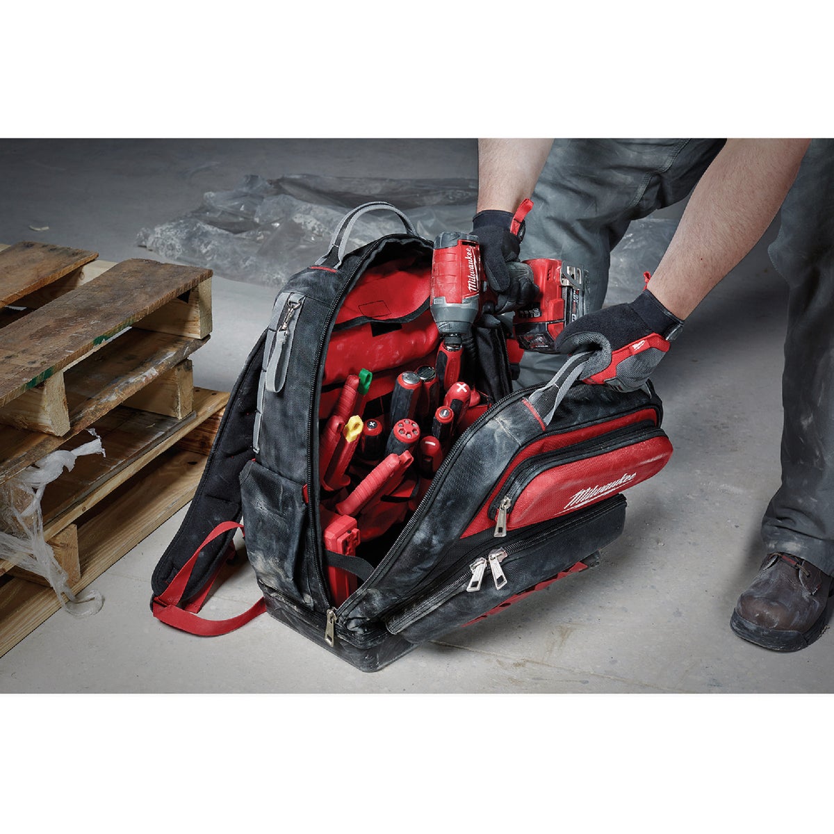 Milwaukee Ultimate Jobsite Backpack Image 4