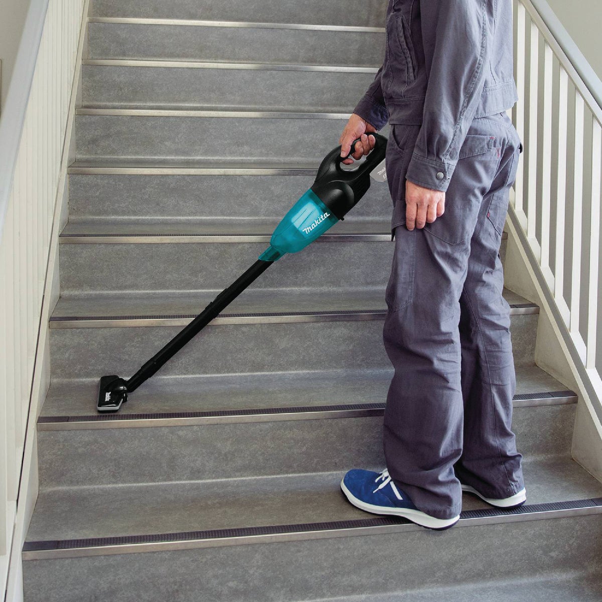 Makita 18V LXT Cordless Bagless Compact Stick Vacuum Cleaner, Black (Tool Only) Image 10
