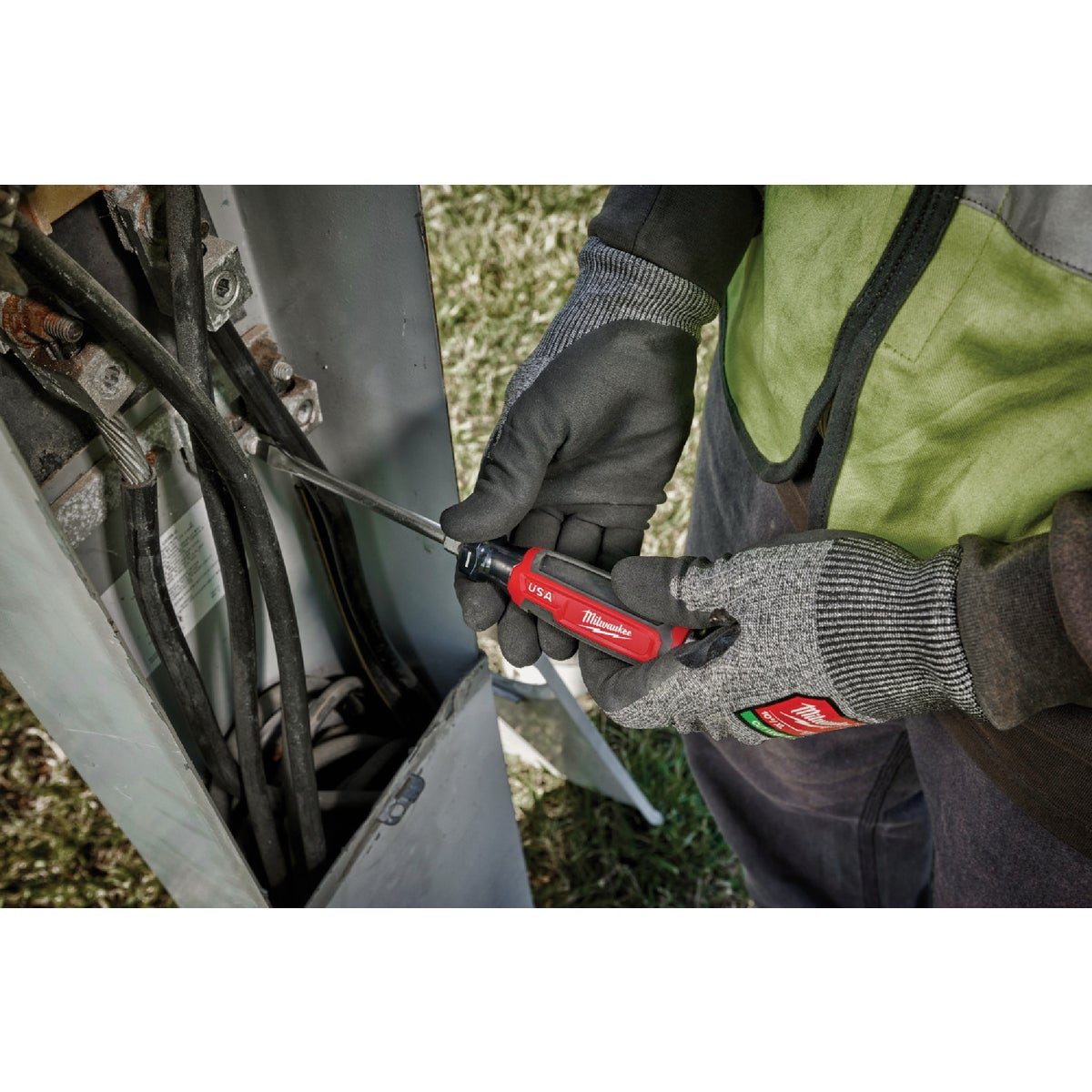Milwaukee 3/8 In. x 8 In. Slotted Screwdriver with Cushion Grip Image 6