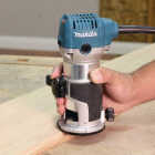 Makita 6.5-Amp 1.25 HP Variable Speed Compact Router Image 2
