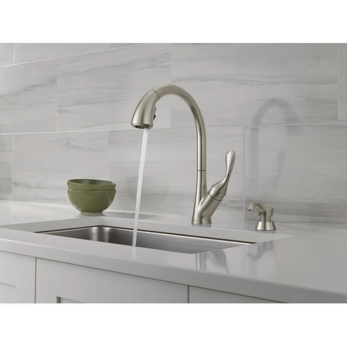 Delta Ashton Stainless Steel High-Arc Kitchen Faucet With Pull-Down ShieldSpray + Soap Dispenser Image 3