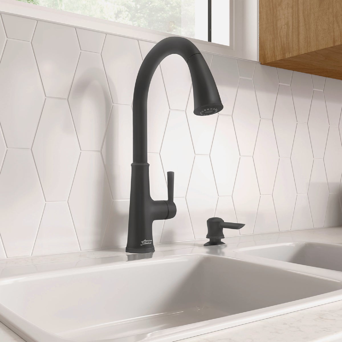 American Standard Maven 1-Handle Lever Pull-Down Kitchen Faucet with Soap Dispenser, Matte Black Image 2