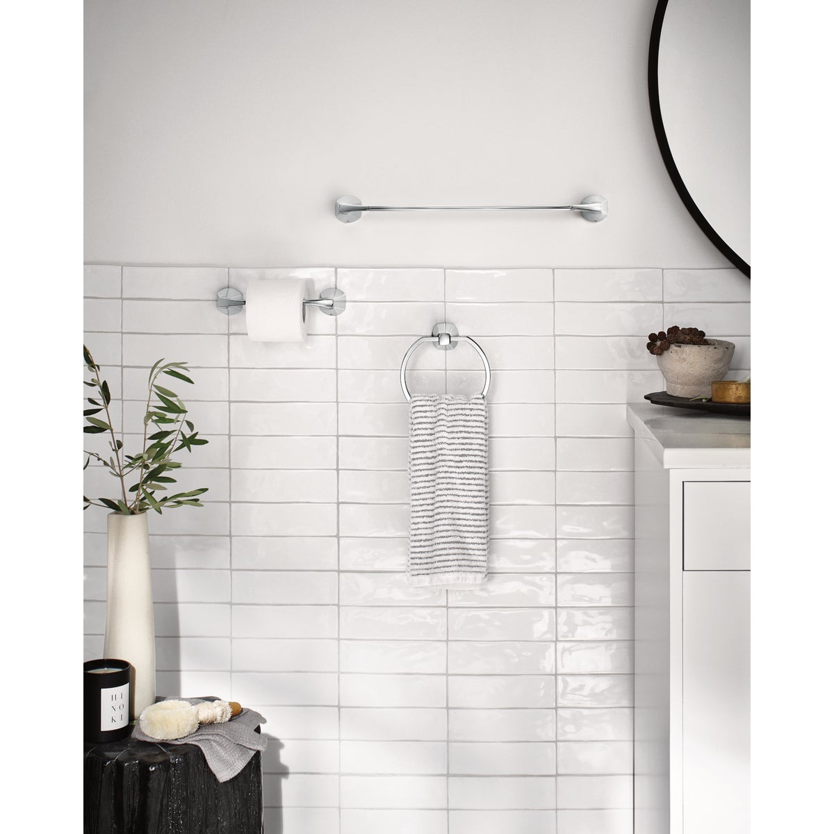 Moen Lindor 3-Piece Bath Hardware Set, Chrome Image 2