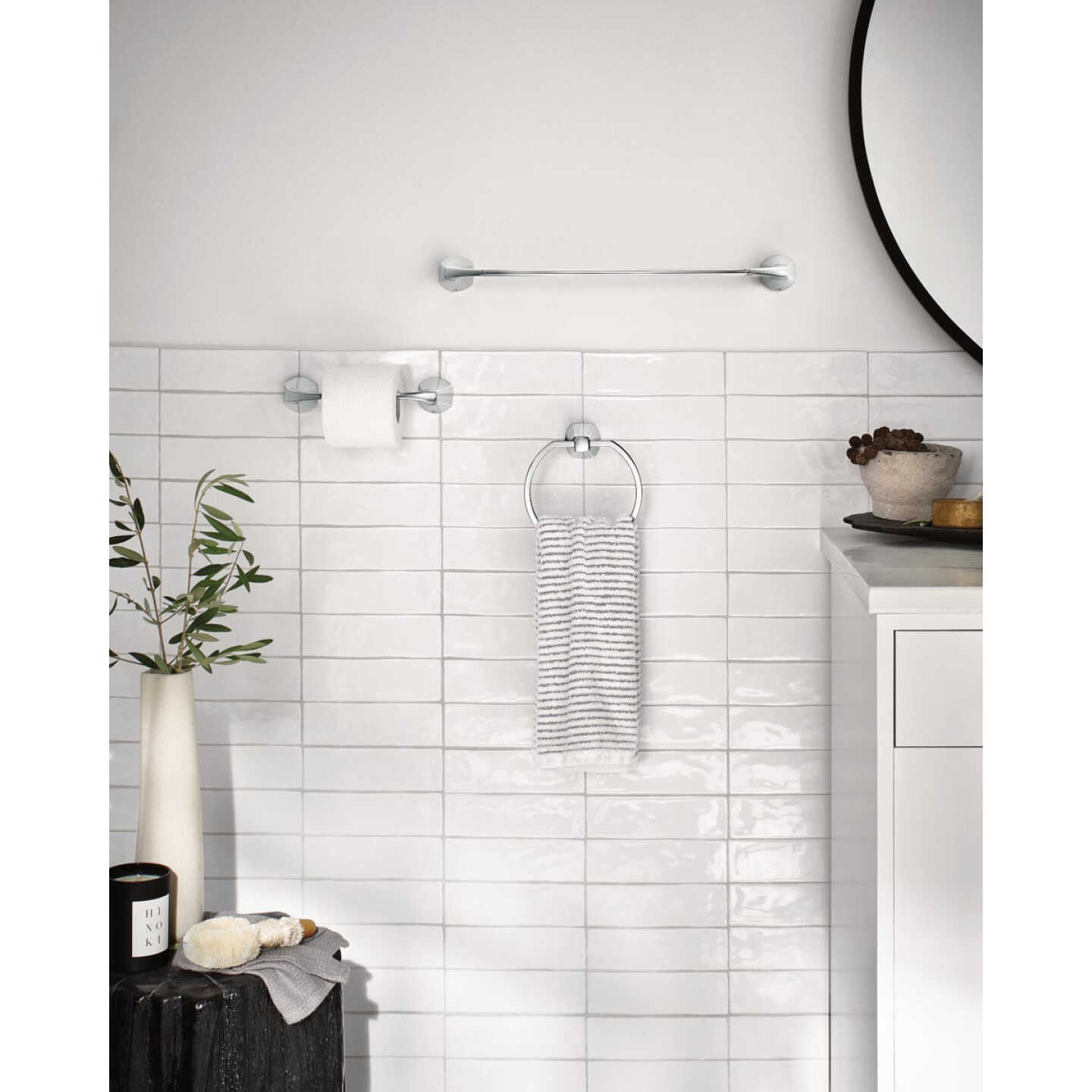 Moen Lindor 3-Piece Bath Hardware Set, Chrome Image 2