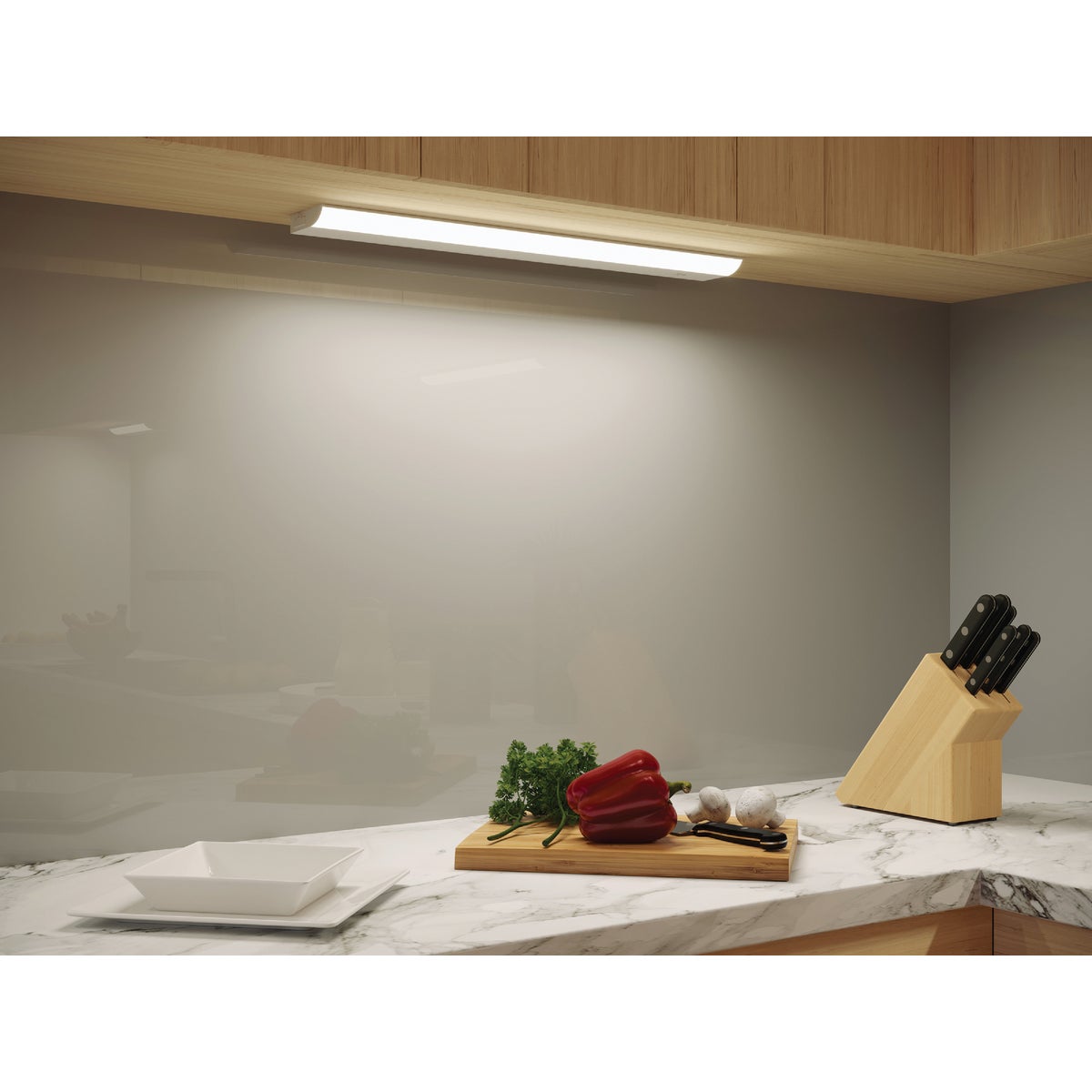 Good Earth Lighting 24 In. Direct Wire White LED Under Cabinet Light Bar Image 2
