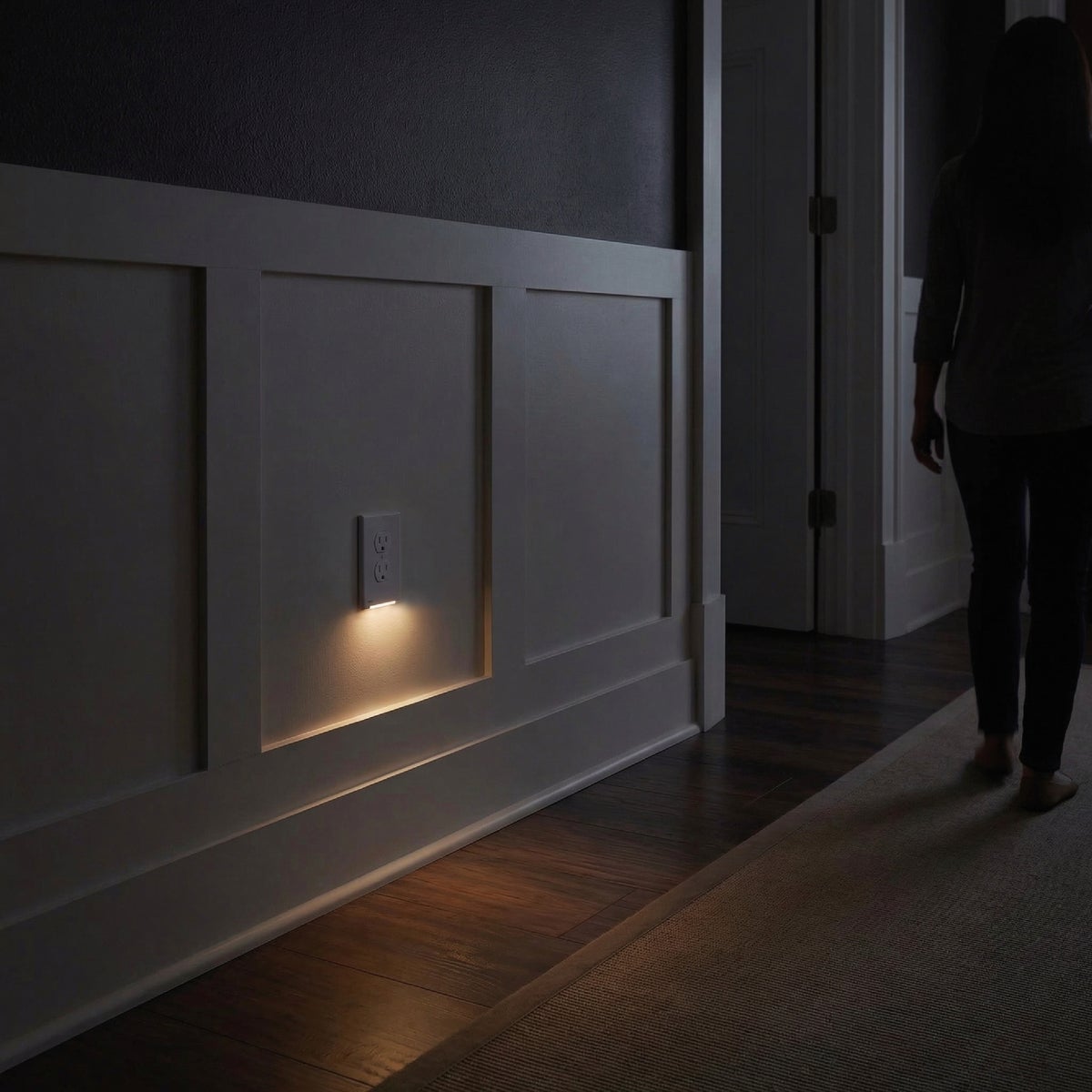 Amerelle LumiCover 1-Gang Universal Duplex Wallplate with Built-In Night Light, White Image 2