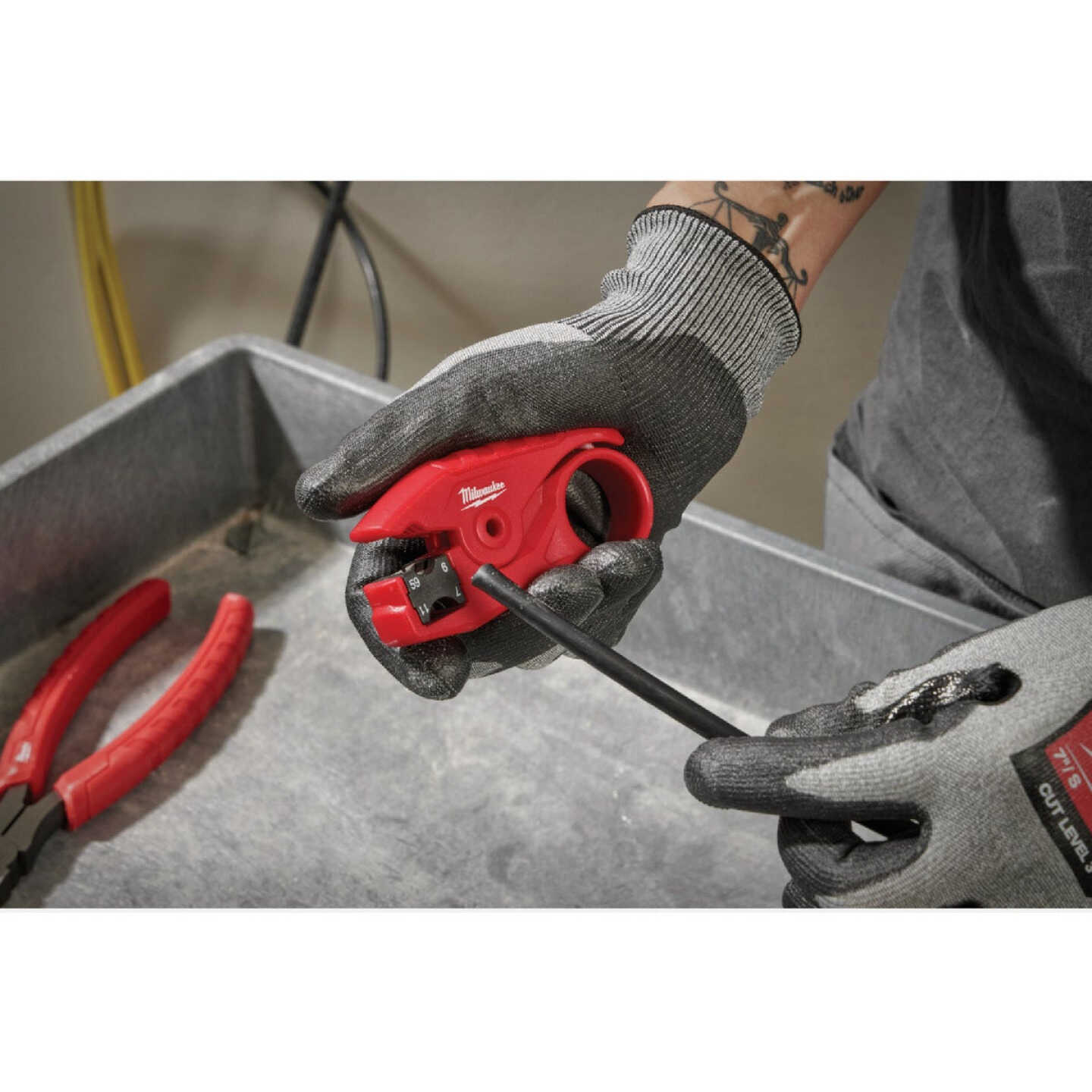 Milwaukee Coax Stripper Image 3