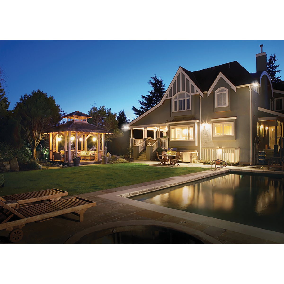 Halo White Motion Sensing Dusk To Dawn Incandescent Floodlight Fixture Image 5