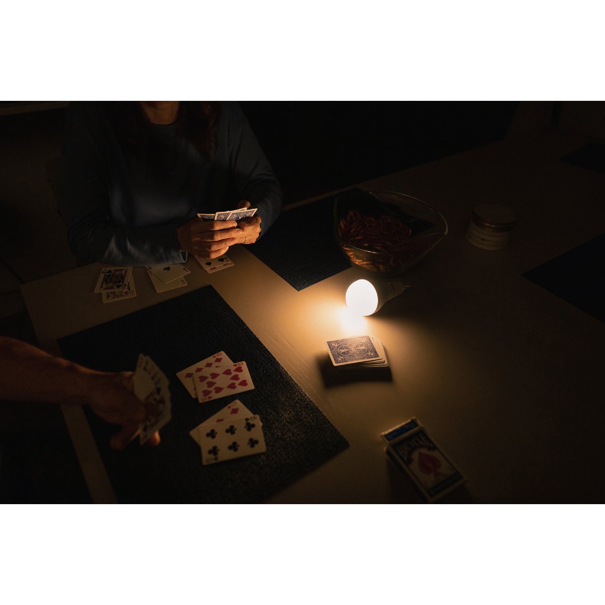 Nebo Blackout Backup Emergency LED Light Bulb Image 2