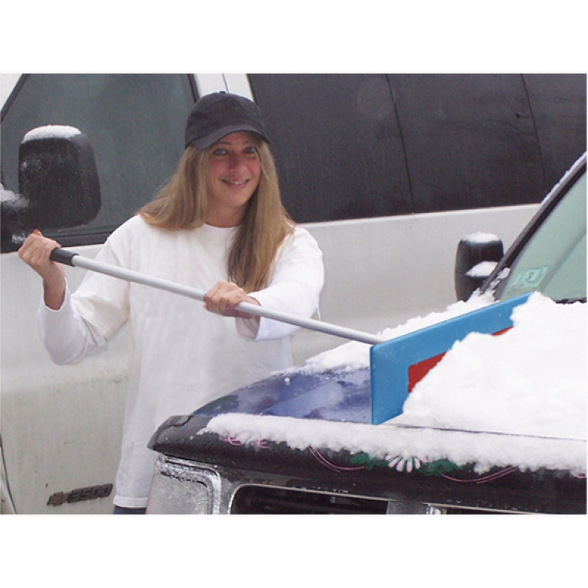 SnoBrum 29 In. Steel Oversized Foam Snow Remover with Telescoping Handle Image 3