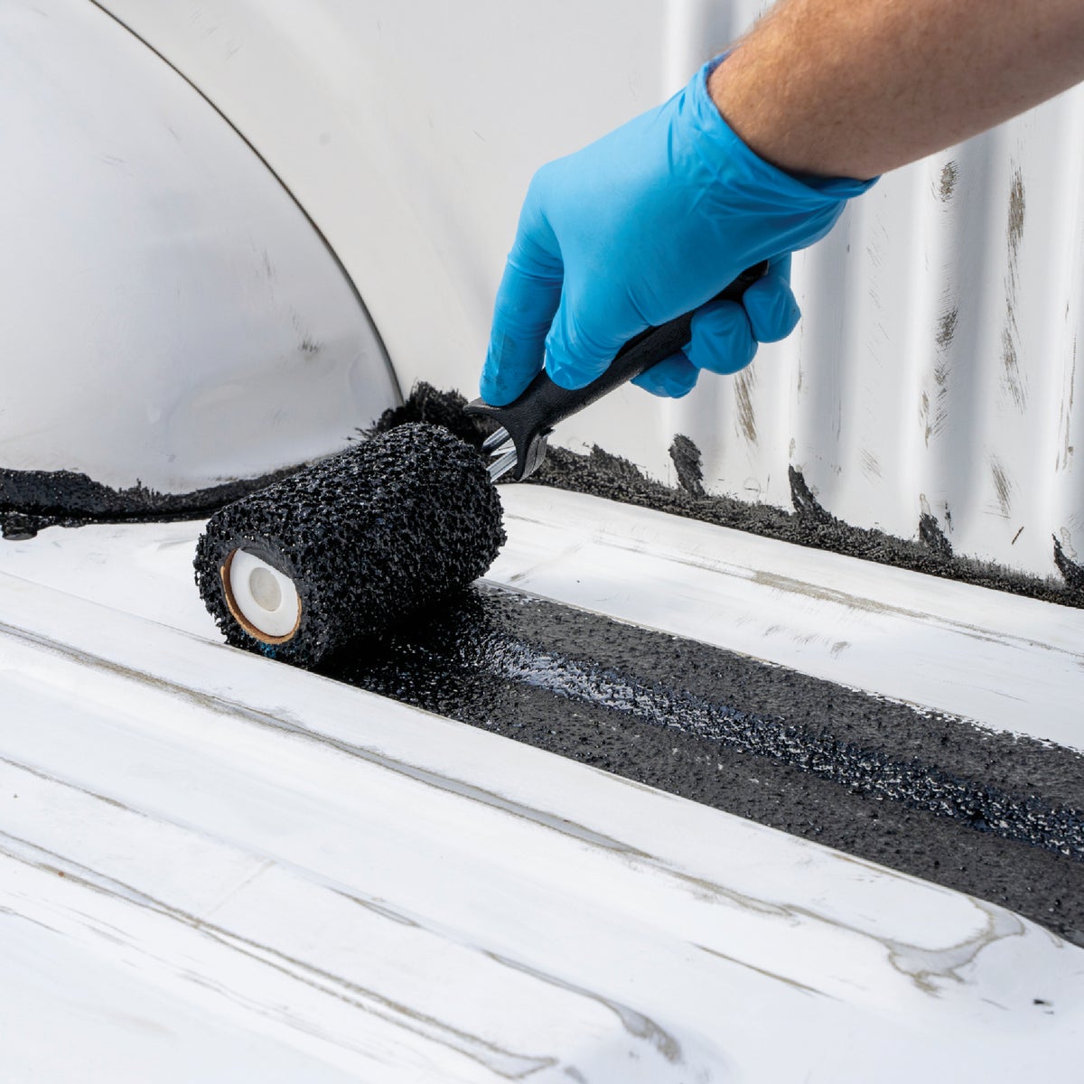 PEAK Herculiner Qt. Brush-On Bed Liner Image 5