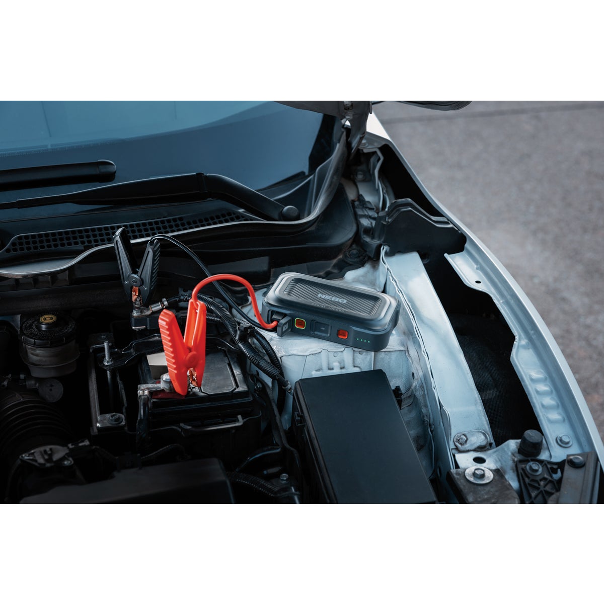 Nebo Assist 1000 Amp 12-Volt Jump Starter Image 3