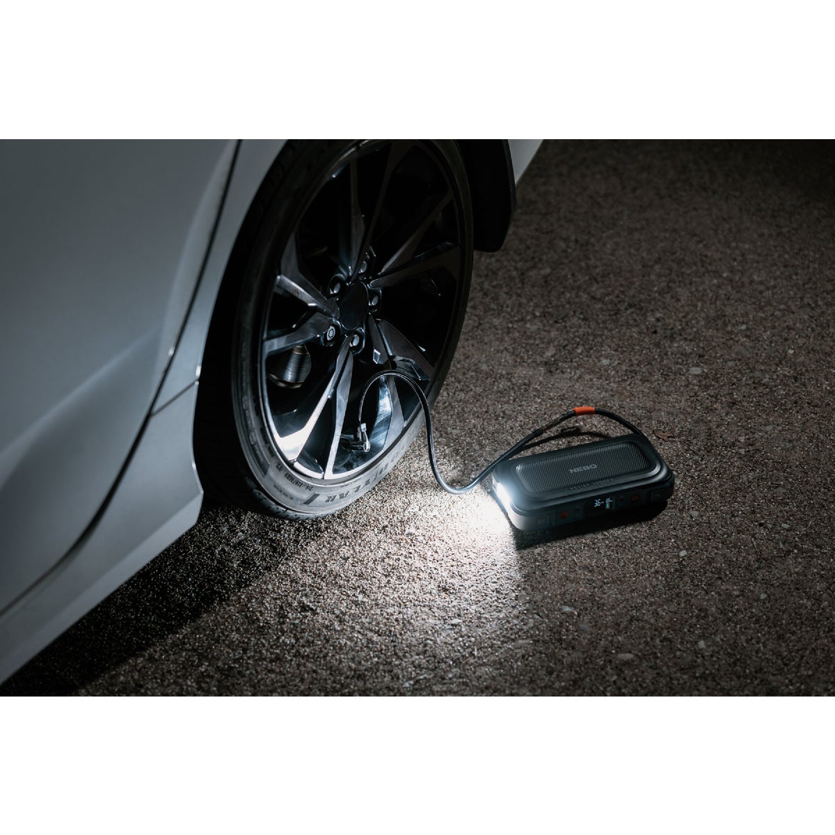 Nebo Assist Air 1500 Amp 12-Volt Jump Starter Image 3
