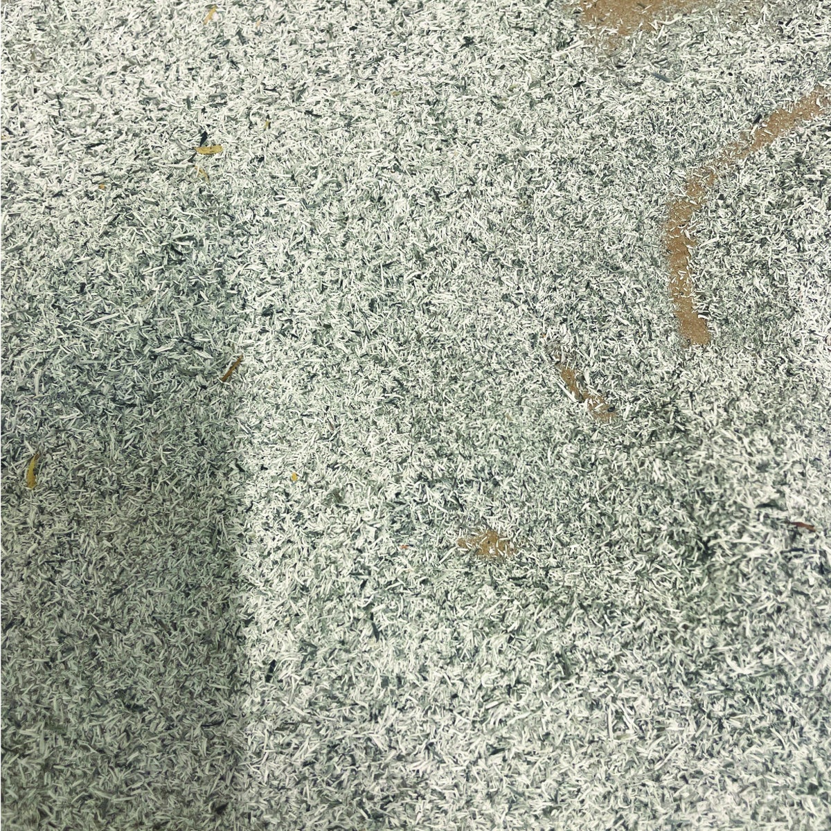 Greasweep 2 Lb. Natural Multi-Purpose Super Oil Absorbent Image 2