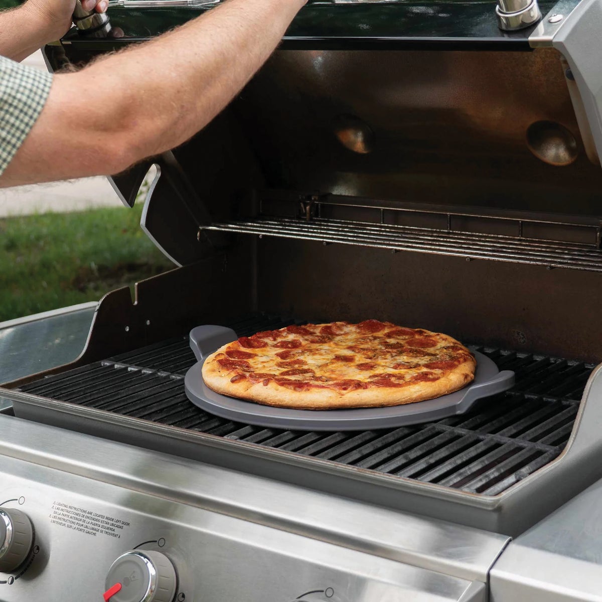 Old Stone 15 In. Grey Glazed Round Pizza Stone With Handles Image 4