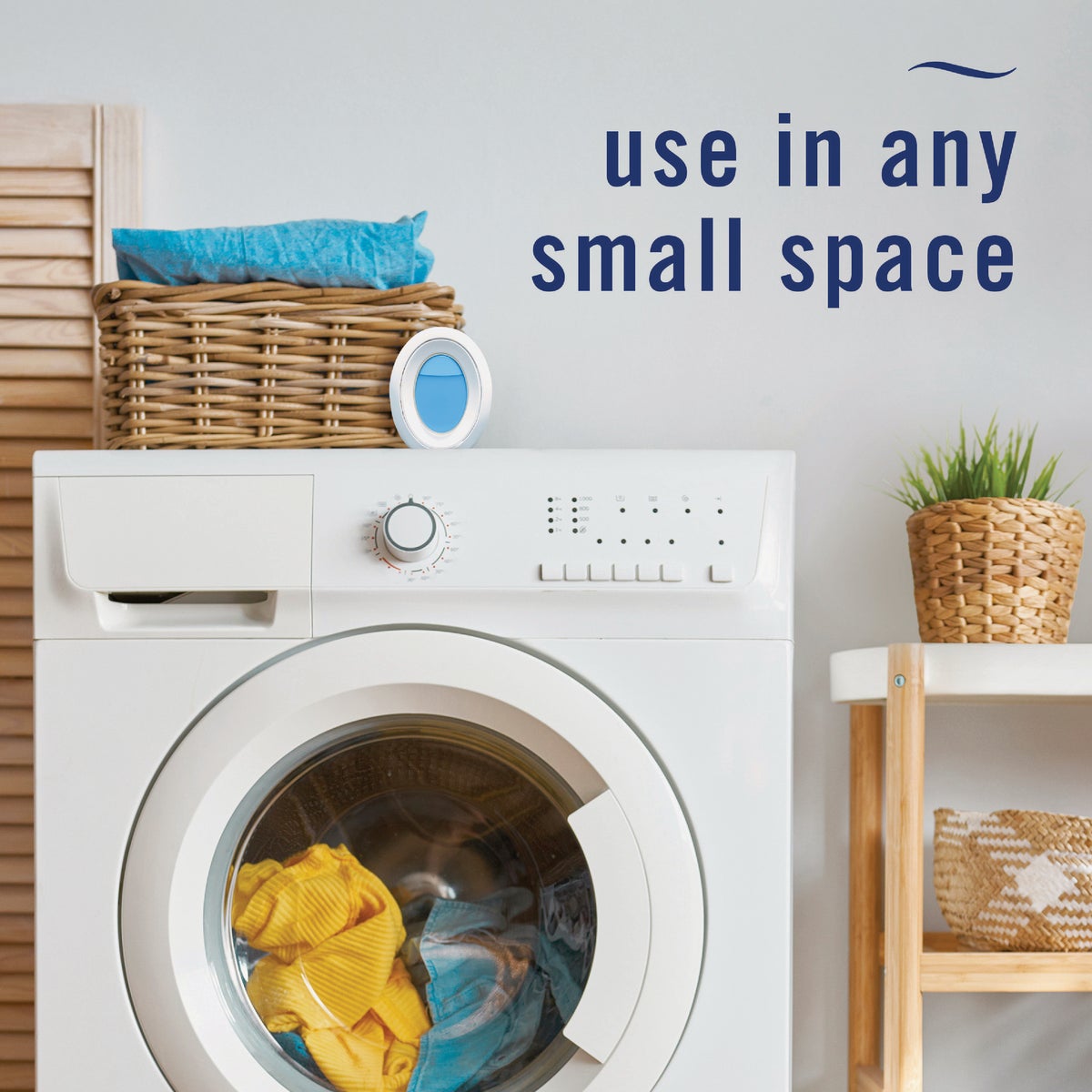 Febreze Linen & Sky Scent Bathroom Air Freshener (2-Count) Image 4