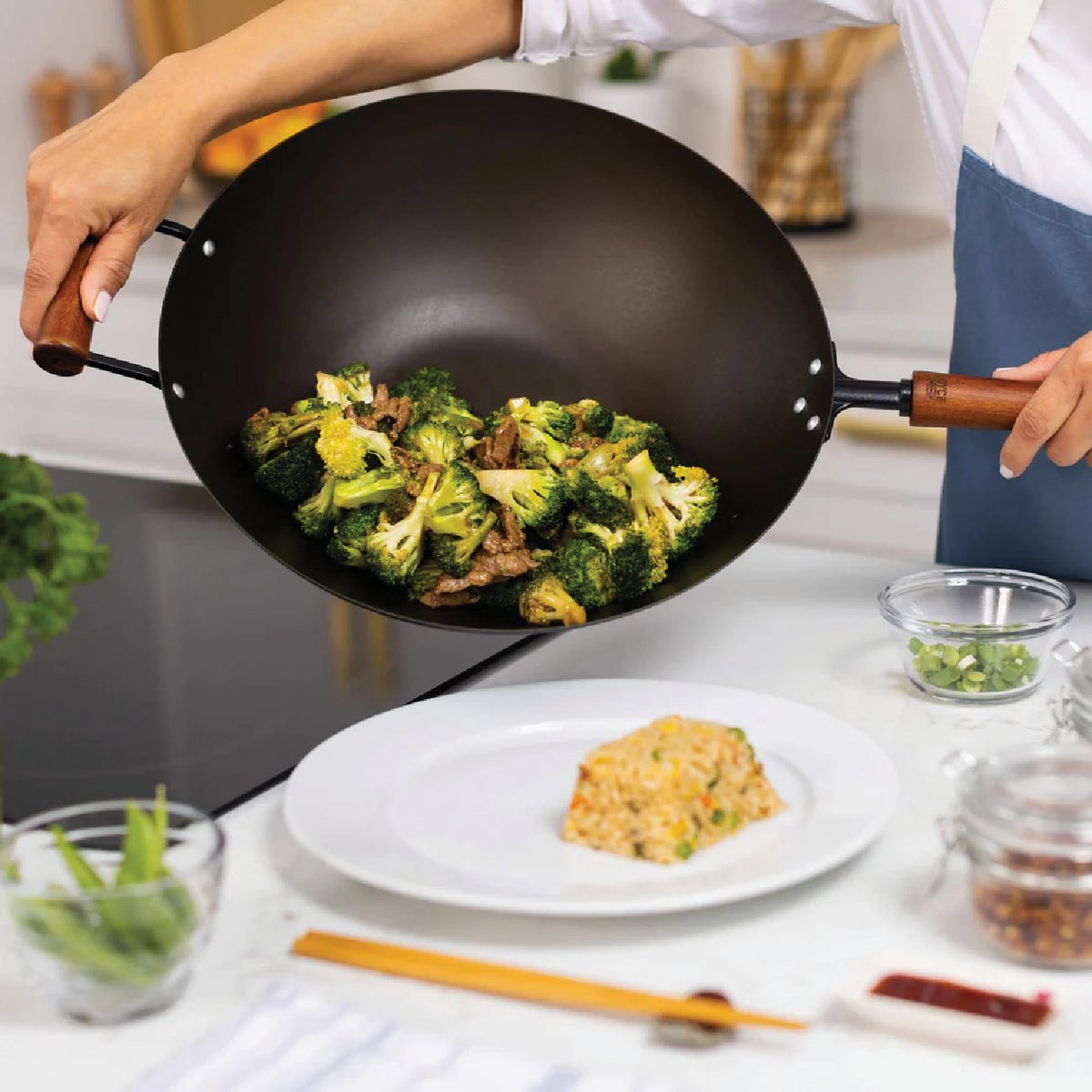 Joyce Chen Classic Series 14 In. Carbon Steel Preseasoned Wok Image 3