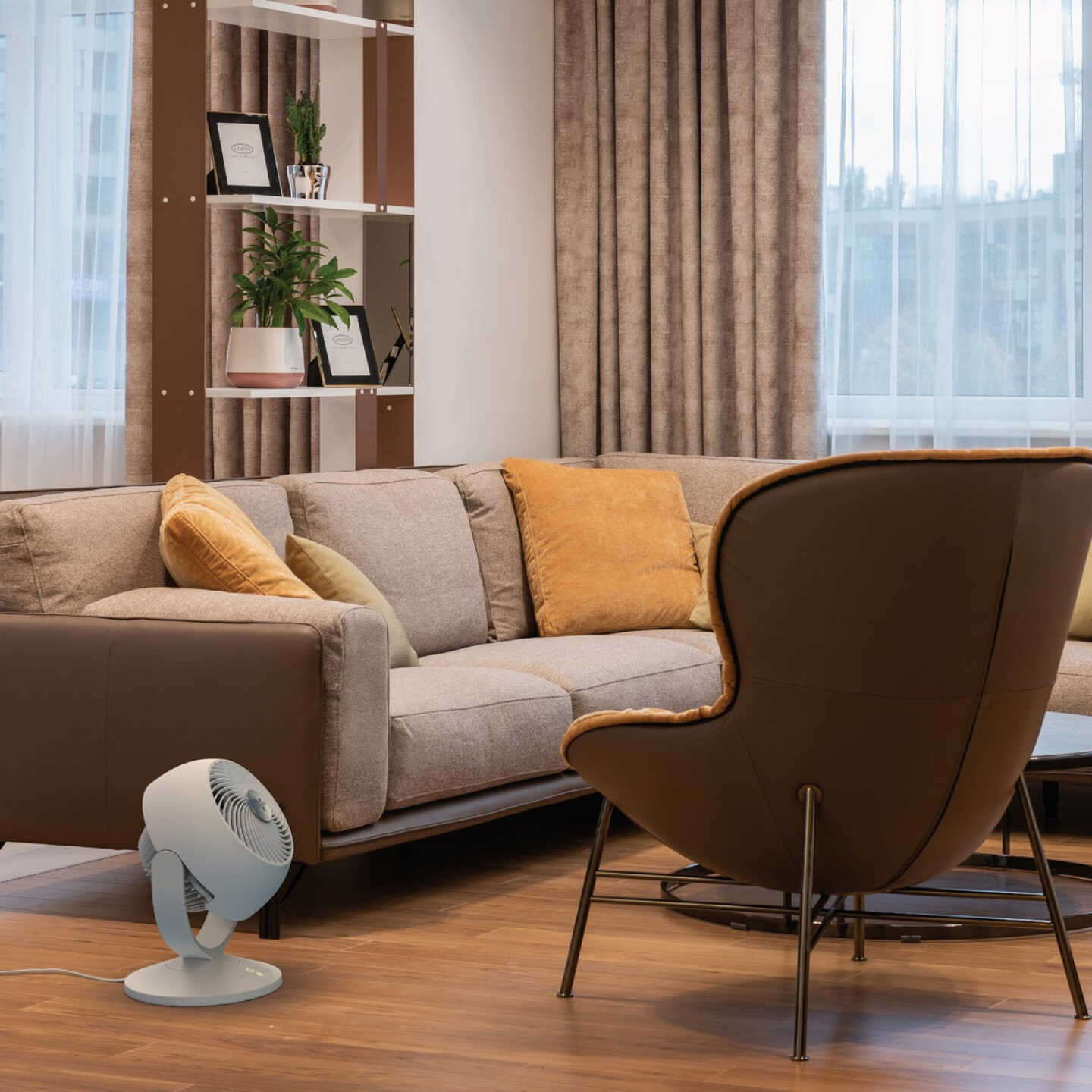 Vornado Vora 10-Speed Oscillating Fan Image 2