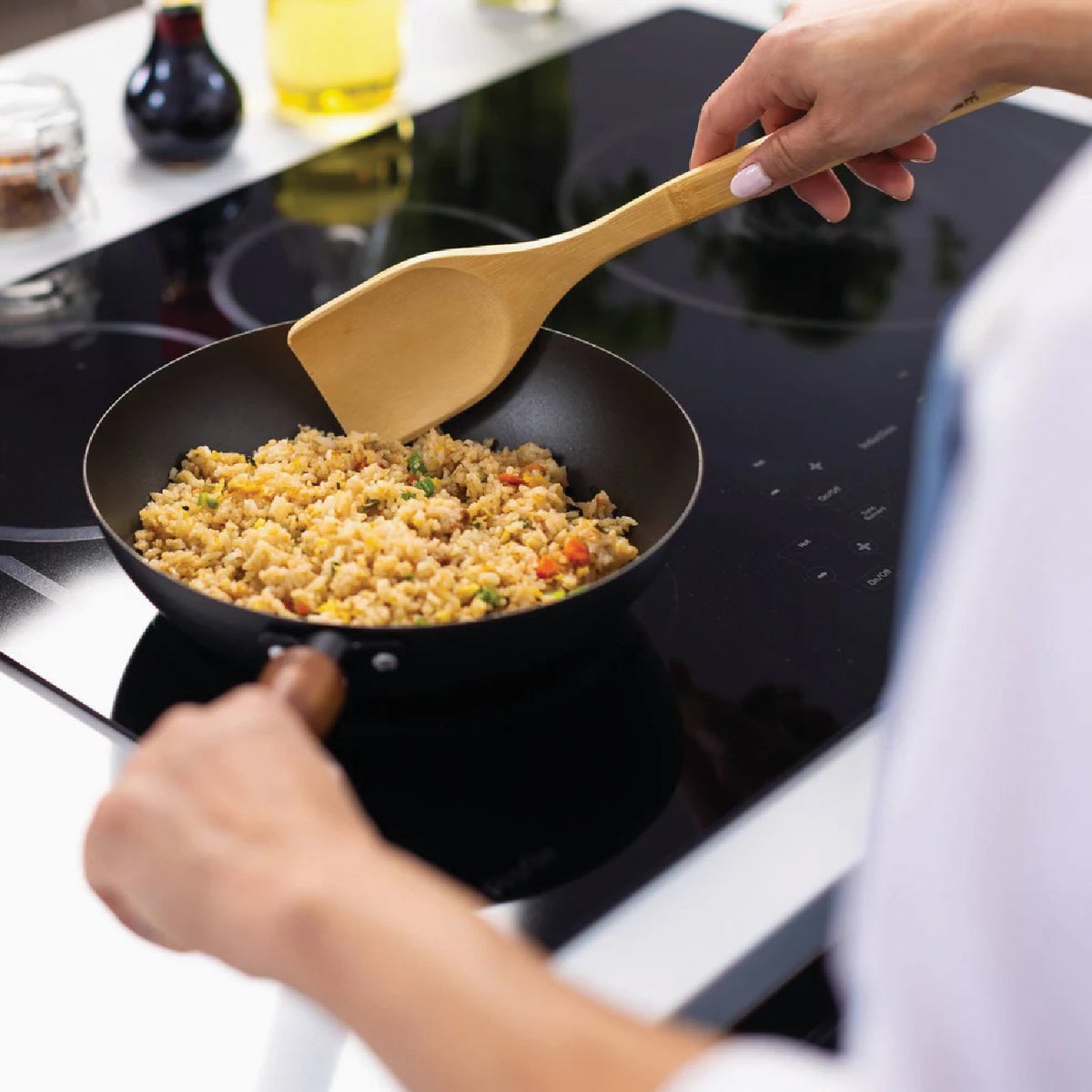 Joyce Chen Classic Series 9-1/2 In. Carbon Steel Preseasoned Stir Fry Pan Image 3