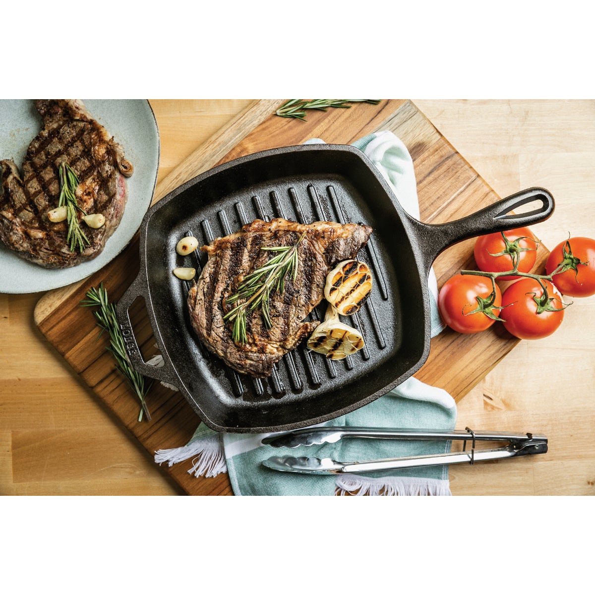 Lodge 10-1/2 In. Cast Iron Square Grill Pan Image 2