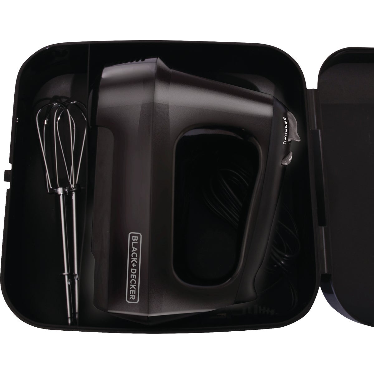 Black & Decker 6-Speed Easy Storage Hand Mixer Image 4