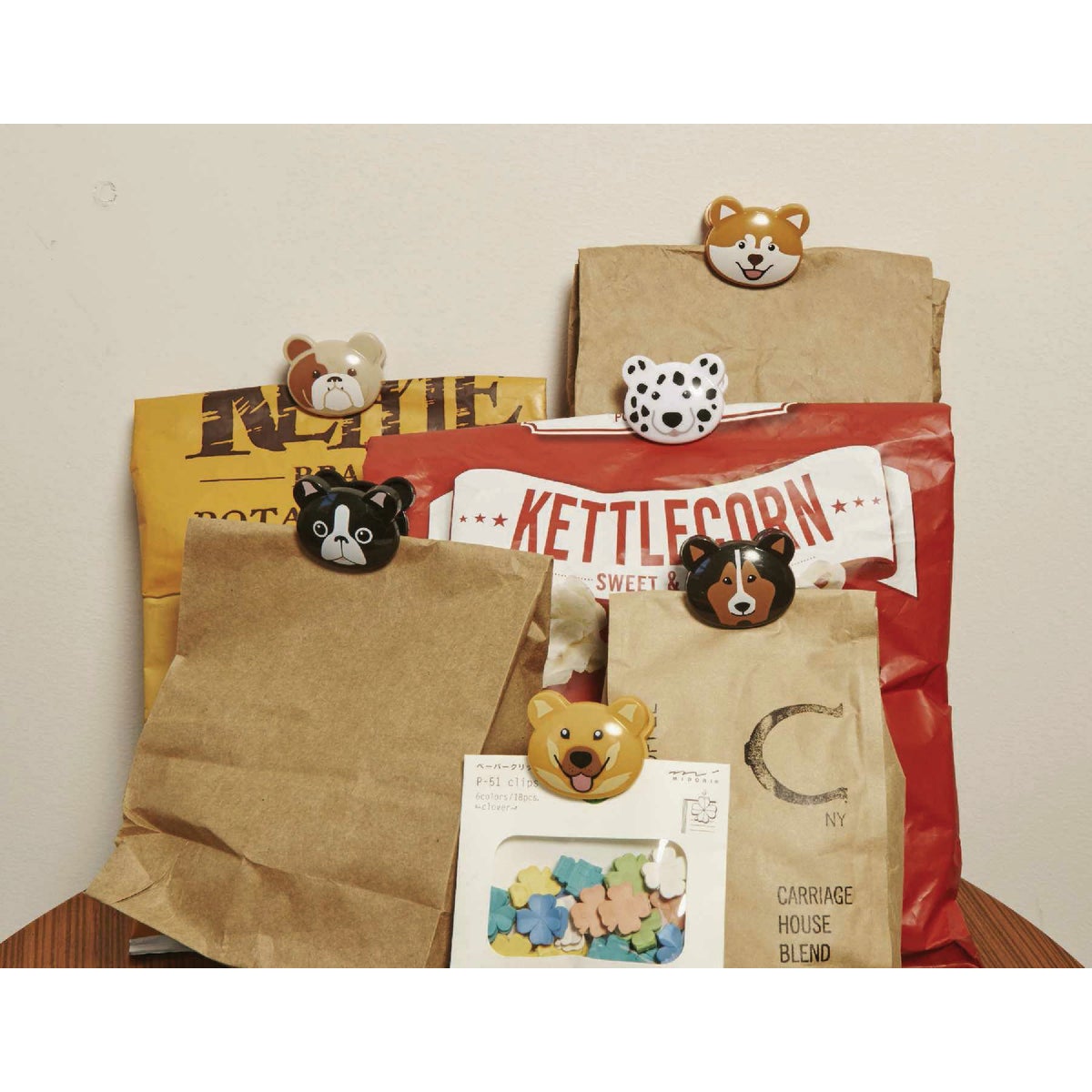 Kikkerland 1 In. x 4 In. Dog Bag Clip (6-Pack) Image 2