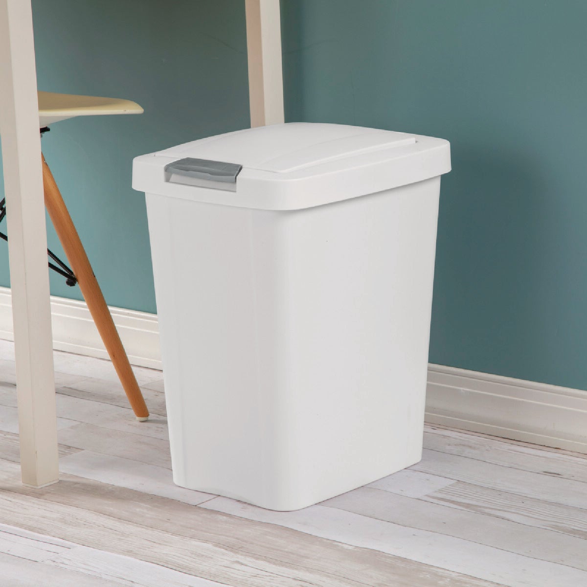 Sterilite 7.5 Gallon White TouchTop Wastebasket Image 2