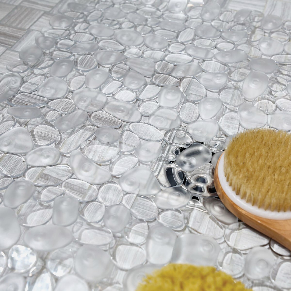 iDesign Pebblz 22 In. Square Bath Mat Image 2
