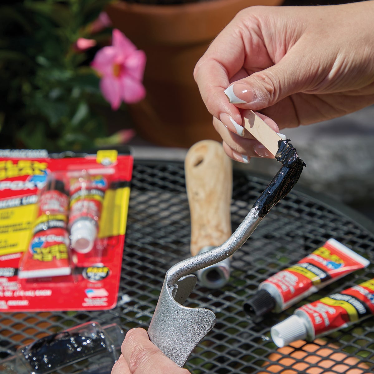 Flex Seal Epoxy 0.5 Oz. Extreme Liquid, Black (2-Pack) Image 6