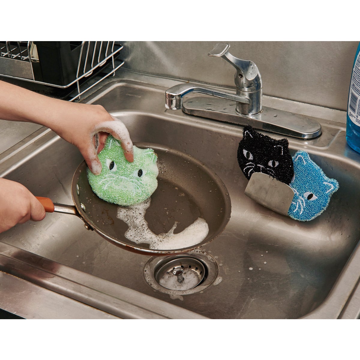 Kikkerland 4.3 In. x 2.5 In. Cat Scrub Sponge (3-Pack) Image 2